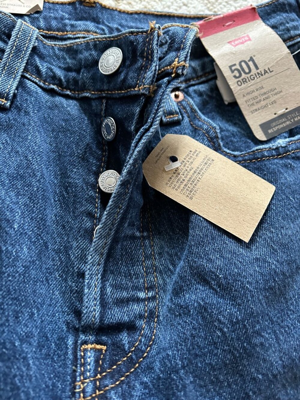 **NWT** Levi’s 501 button fly Women’s Jeans, 27x32